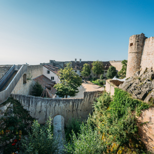 Vue sur la cour des remparts Nord