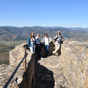 Visiteurs sur les remparts