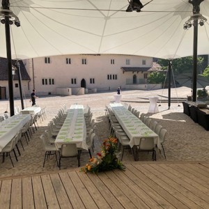 Repas sous l'auvent